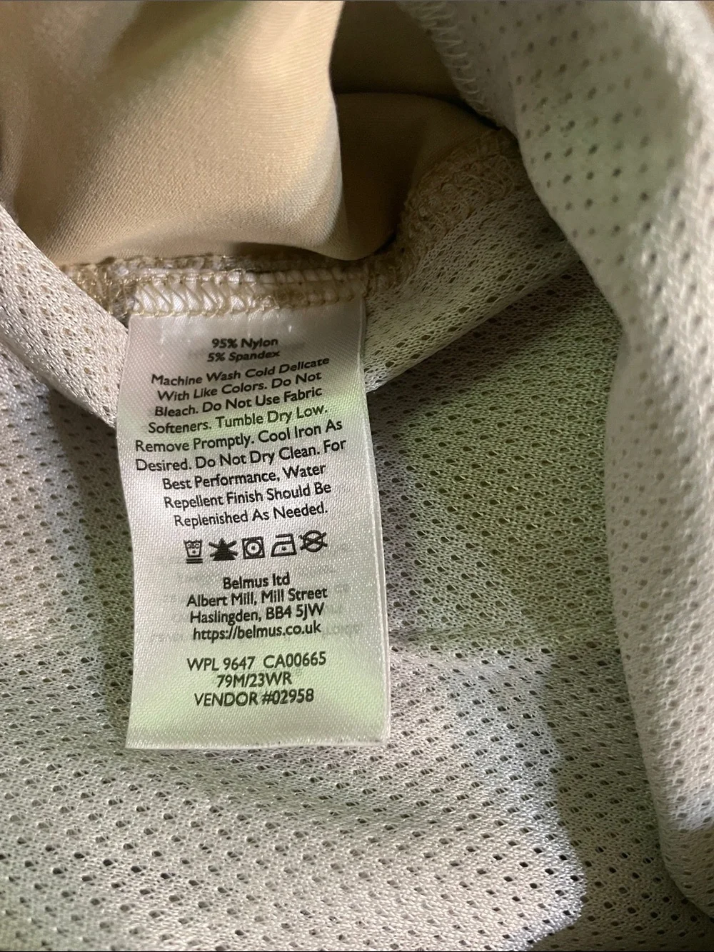Men's Eddie Bauer Tech Traveler Shorts Size 40 95% Nylon 5% Spandex